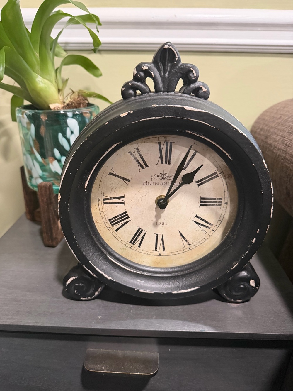 Hobby Lobby Black Distressed Round Roman Numeral Mantel Clock